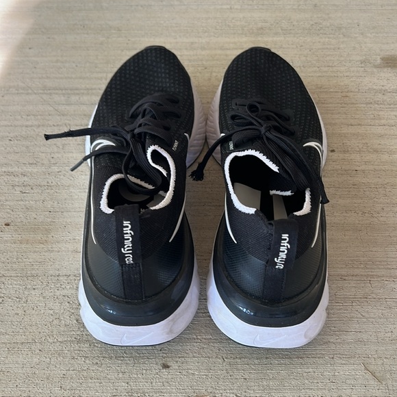 Nike Infinity Flyknit Sneakers - Picture 3 of 5